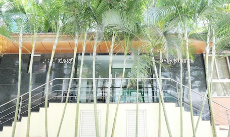 Property entrance. Treebo Edha Suites Koramangala