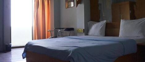 Rollaway beds, free WiFi