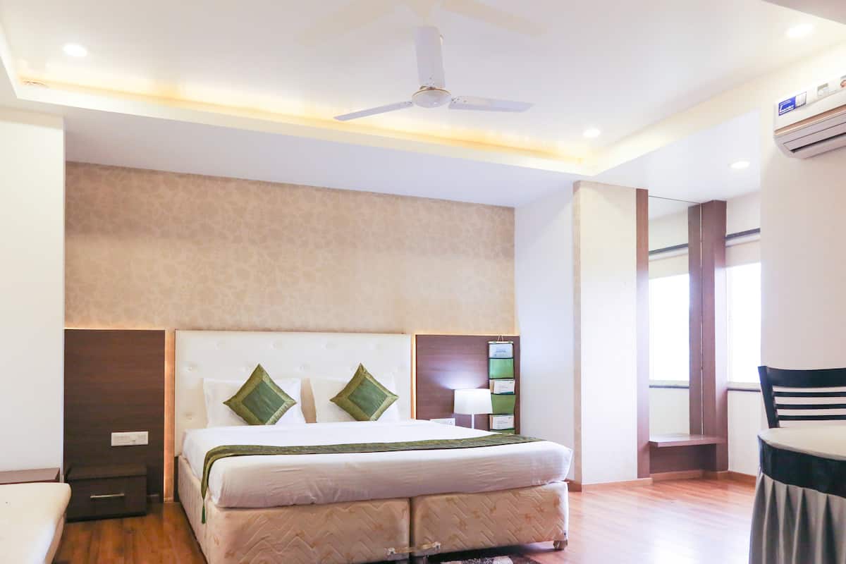 Deluxe-Zimmer | Schreibtisch, Zustellbetten, kostenloses WLAN