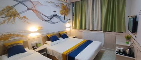 Family Room | Premium bedding, down comforters, memory foam beds