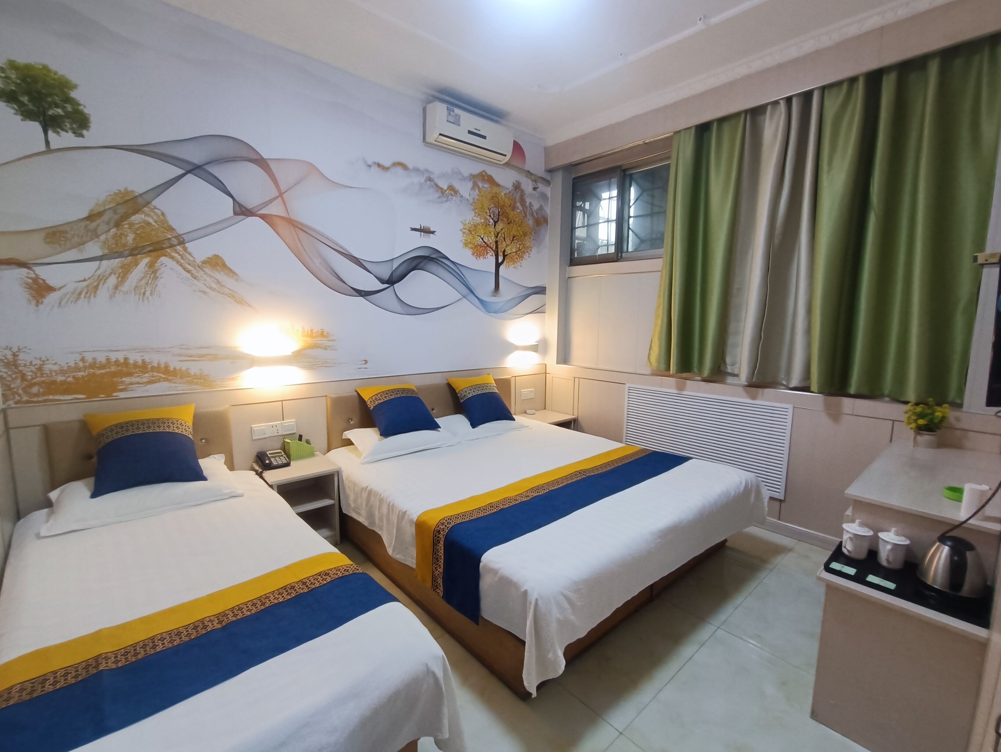 Family Room | Premium bedding, down comforters, memory foam beds