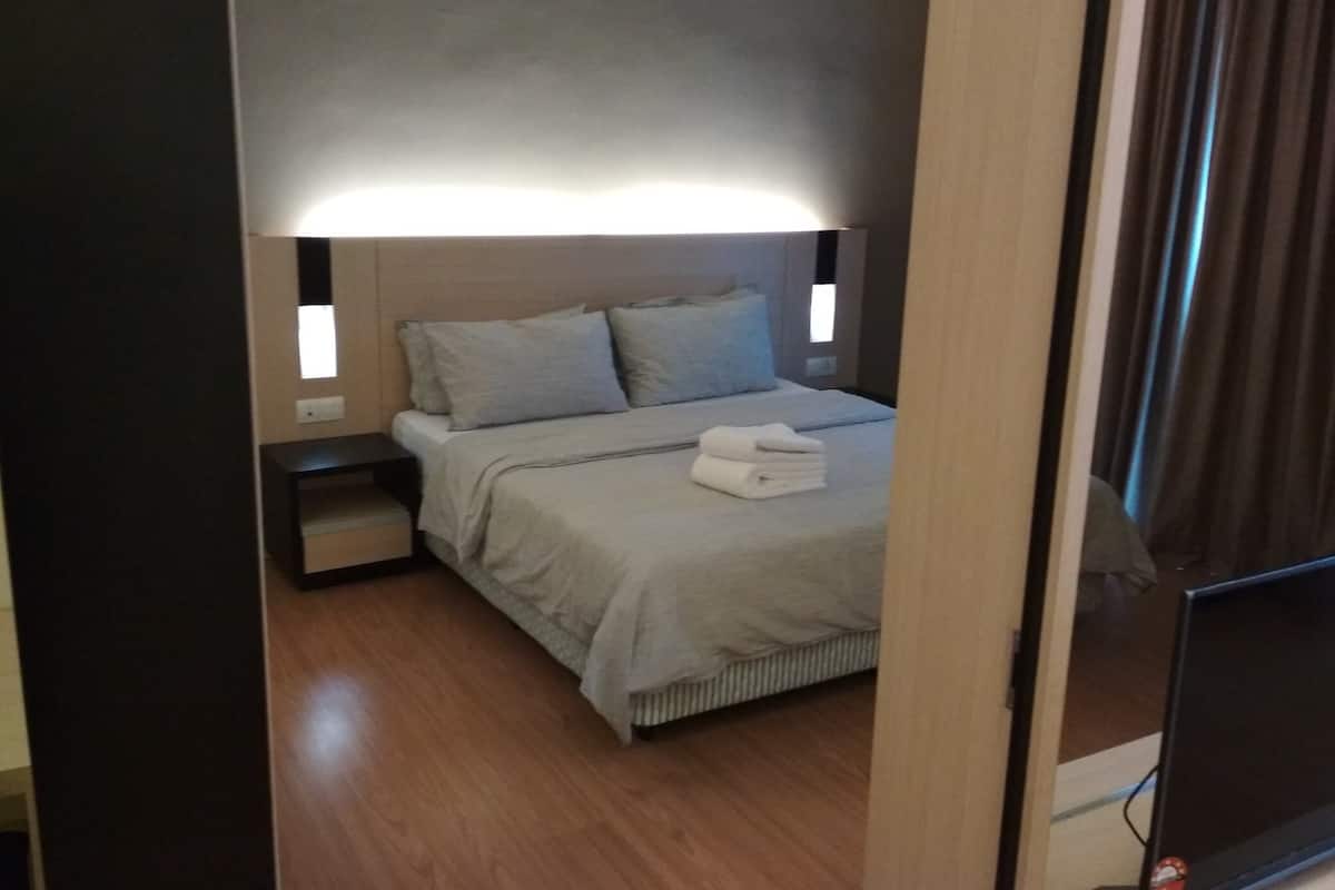 Standard Room | 1 bedroom, desk, iron/ironing board, free WiFi