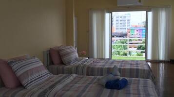 Triple Room | Rollaway beds, free WiFi
