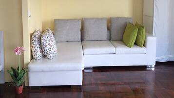 Triple Room | Living area
