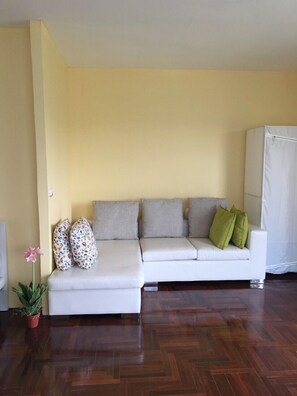Triple Room | Living area - Chan Guest Villa @ Aree (Bangkok)