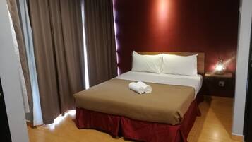 Ferros/tábuas de passar roupa, Wi-Fi de cortesia, roupa de cama