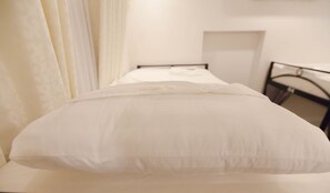 Desk, free WiFi - Ha Noi Lantern Dorm - Adults Only (Hanoi)