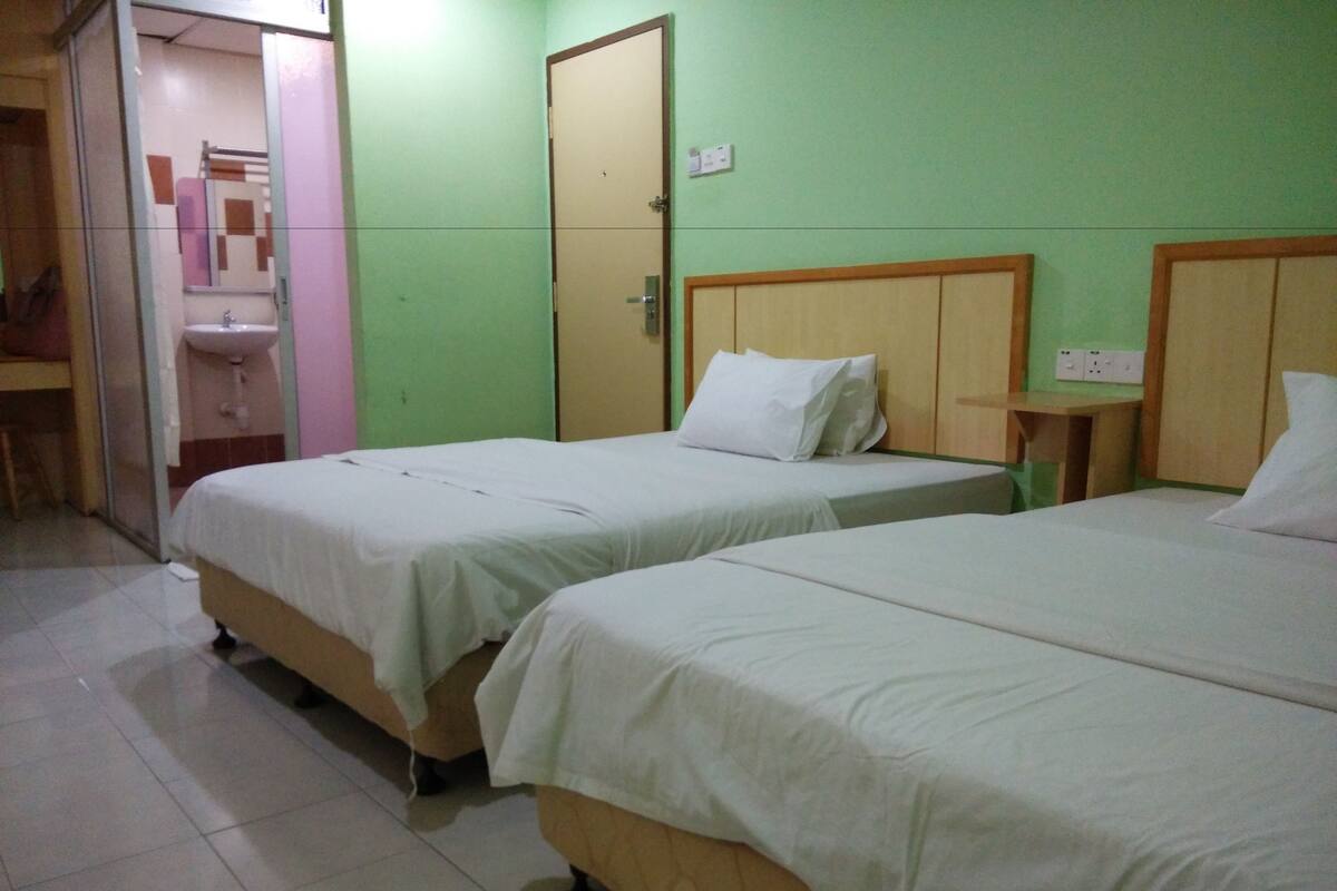 Standard Triple Room | Laptop workspace, iron/ironing board (on request), WiFi (free)