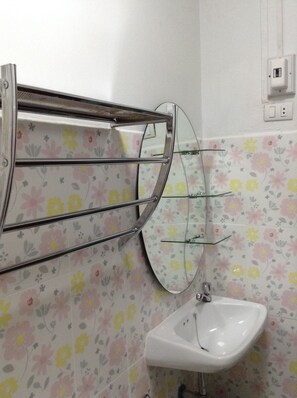 Triple Room with Share Bathroom | Bathroom
