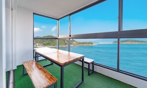A-SUNHILL VILLA | Balcony - Yeosu Sunhill SPA Pension (Yeosu)