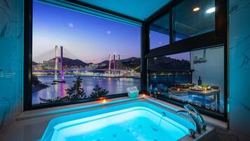 Private spa tub