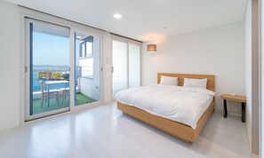 A-SUNHILL VILLA | Premium bedding, desk, blackout drapes, soundproofing - Yeosu Sunhill SPA Pension (Yeosu)