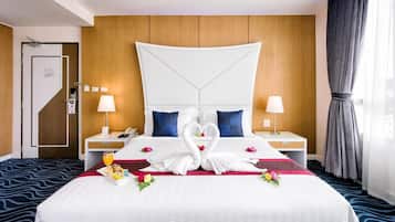 Minibar, free WiFi