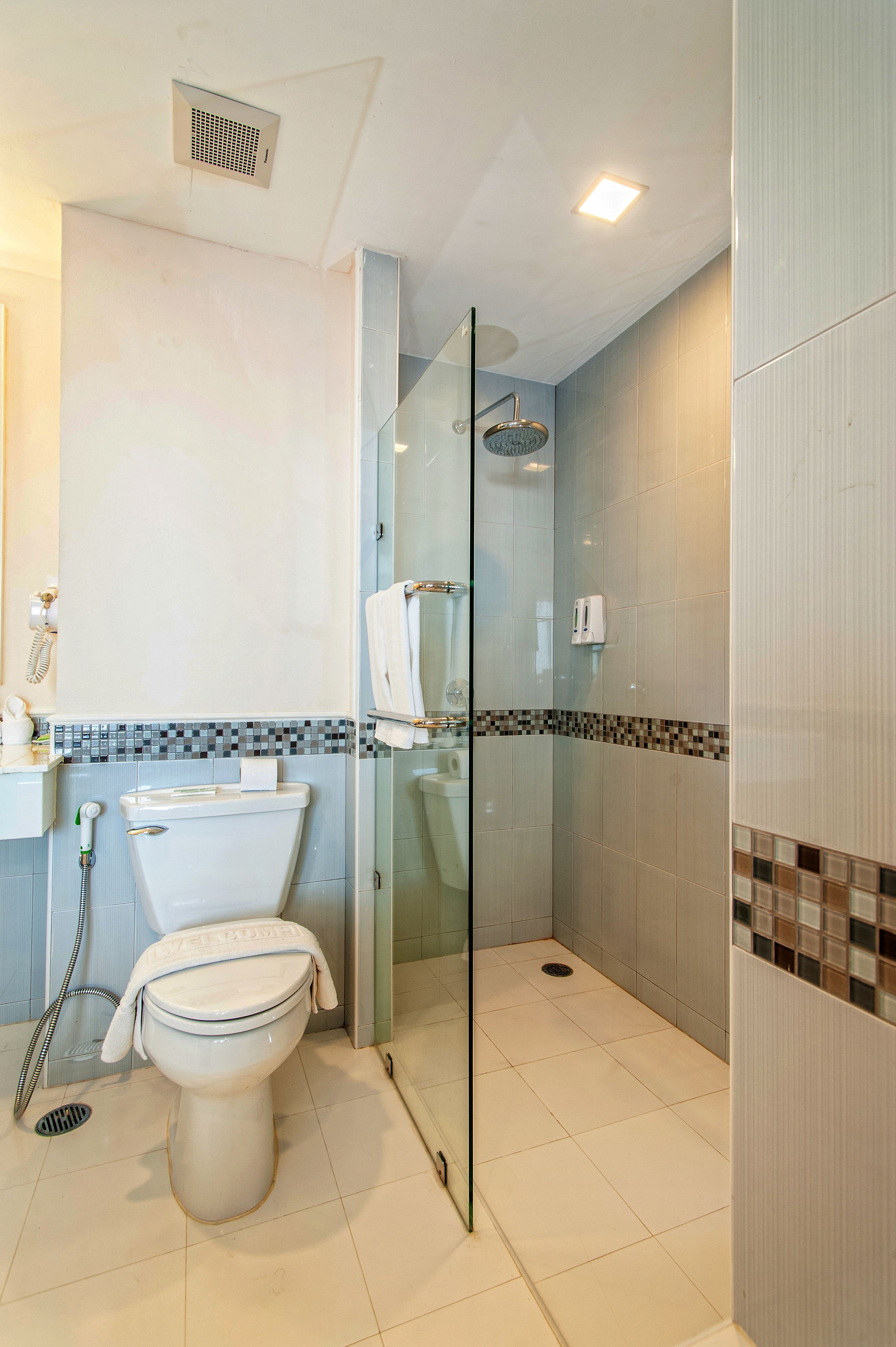 superior twin room | bathroom | free toiletries, hair dryer, towels