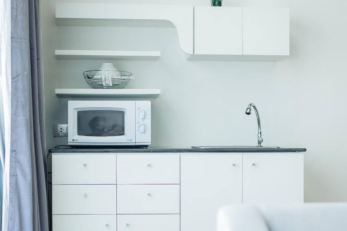 fridge, electric kettle