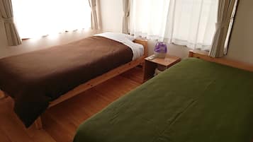 House | 2 bedrooms, desk, free WiFi, bed sheets