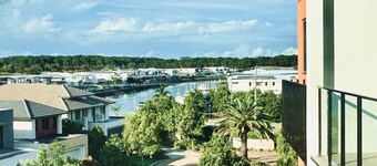 The Peninsula at Hope Island