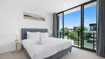 Individually furnished, desk, soundproofing, iron/ironing board