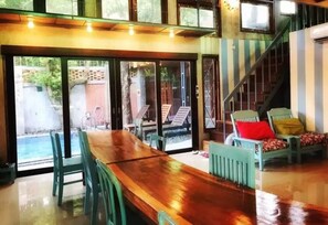 4-Bedroom Private Pool Villa (Kiriwara @ Saiyuan) | 객실 내 식사 공간