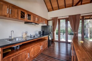 Luksusvilla, 2 soverom, privat basseng | Eget tekjøkken | Kaffetrakter/tekoker og vannkoker