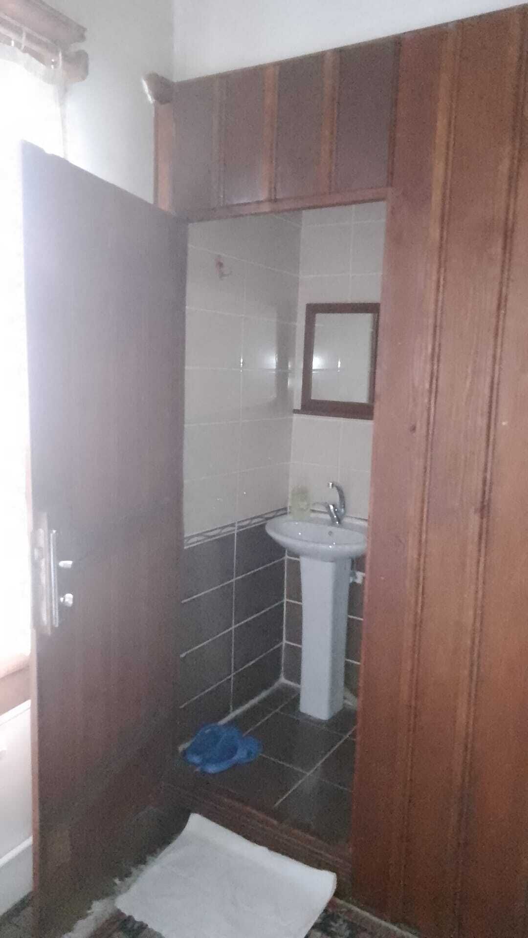 deluxe double or twin room, 1 bedroom, garden view, courtyard area | bathroom | shower, designer toiletries, hair dryer, slippers