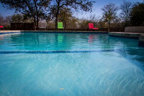 حمّام سباحة خارجي