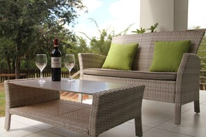 豪華套房 (Deluxe Room) | 露台/庭院