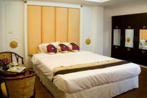 Standard Room | Desk, blackout drapes, free WiFi - The Point Residence (Pattaya)