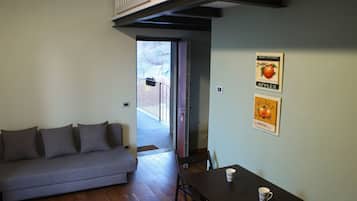 Apartamento | Escrivaninha, cortinas blackout, Wi-Fi de cortesia, roupa de cama