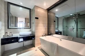 Minibar, in-room safe, desk, blackout drapes - Tianguo Xingyue Hotel (Foshan Jiazhou Plaza) (Foshan)