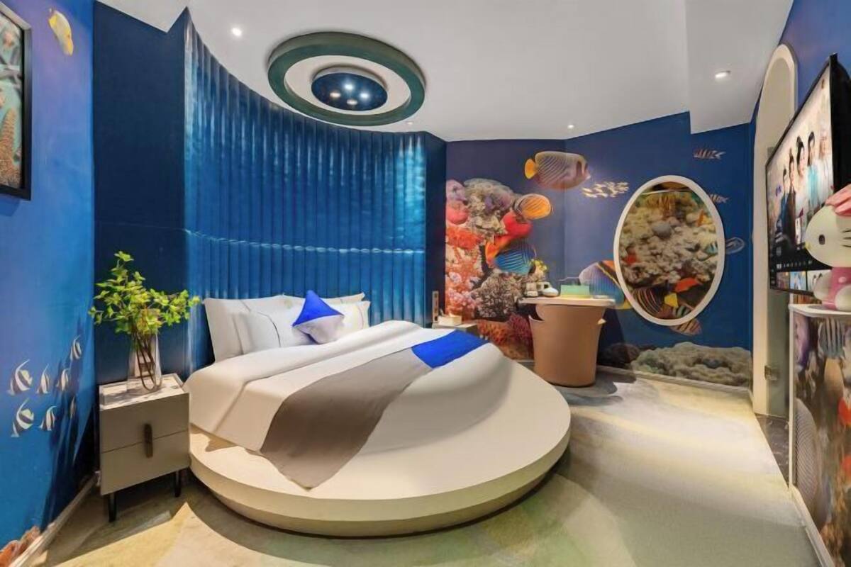 Minibar, in-room safe, desk, blackout curtains