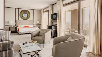 Panoramic Suite | Premium bedding, free minibar, in-room safe, individually decorated