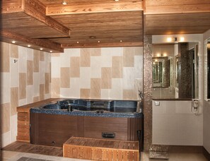 Indoor spa tub - Heuriger Spa Hotel (Anninskoe)