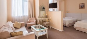 Desk, soundproofing, free WiFi, bed sheets - Light Hotel & Hub (Kyiv)