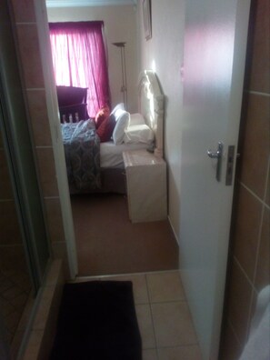 3 bedrooms, in-room safe, desk, soundproofing - The Royal Princess Garden - Honeydew (Roodepoort)