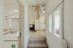 City-Apartment, 2 Schlafzimmer | Badezimmer | Dusche, kostenlose Toilettenartikel, Haartrockner, Handtücher