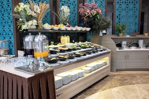 Daily buffet breakfast for a fee