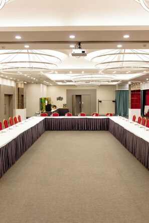 Meeting facility
