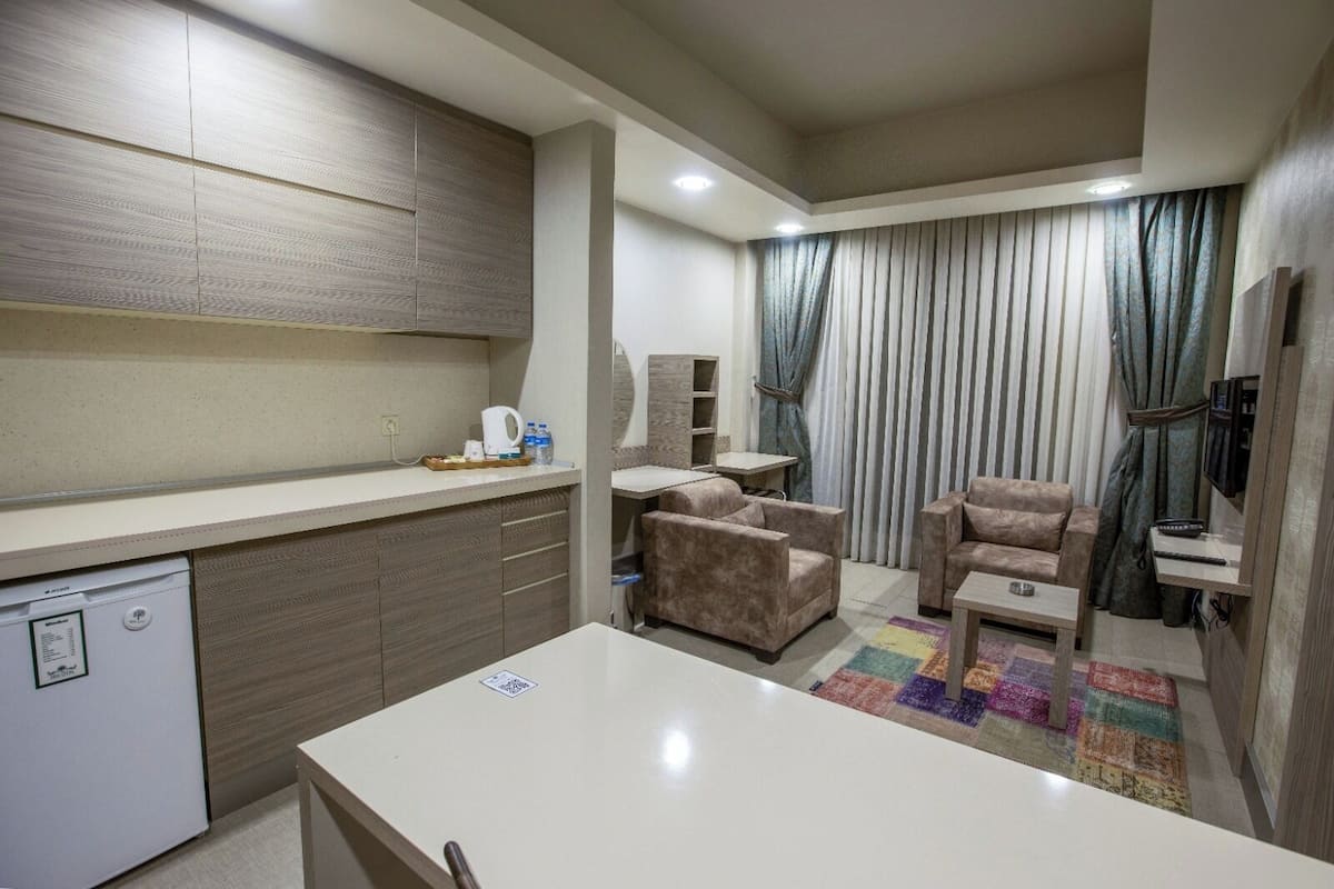 junior suite, 1 bedroom | premium bedding, minibar, in-room safe, desk