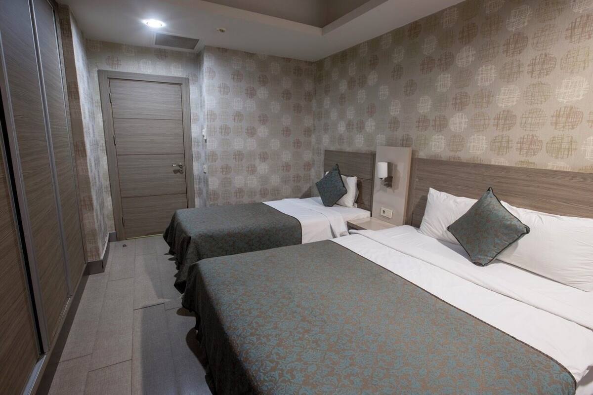 Junior Suite, 1 Bedroom | Premium bedding, minibar, in-room safe, desk