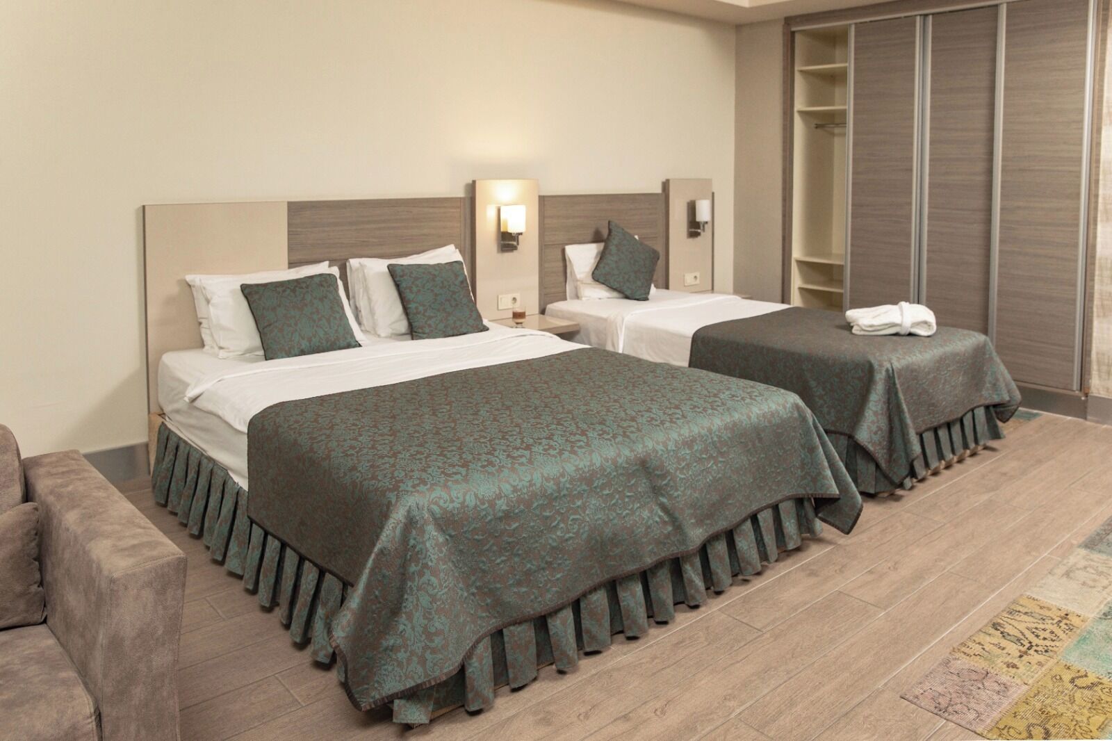 standard double or twin room | premium bedding, minibar, in-room safe, desk