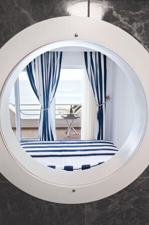Suite Premium, baignoire à jets | Balcon
