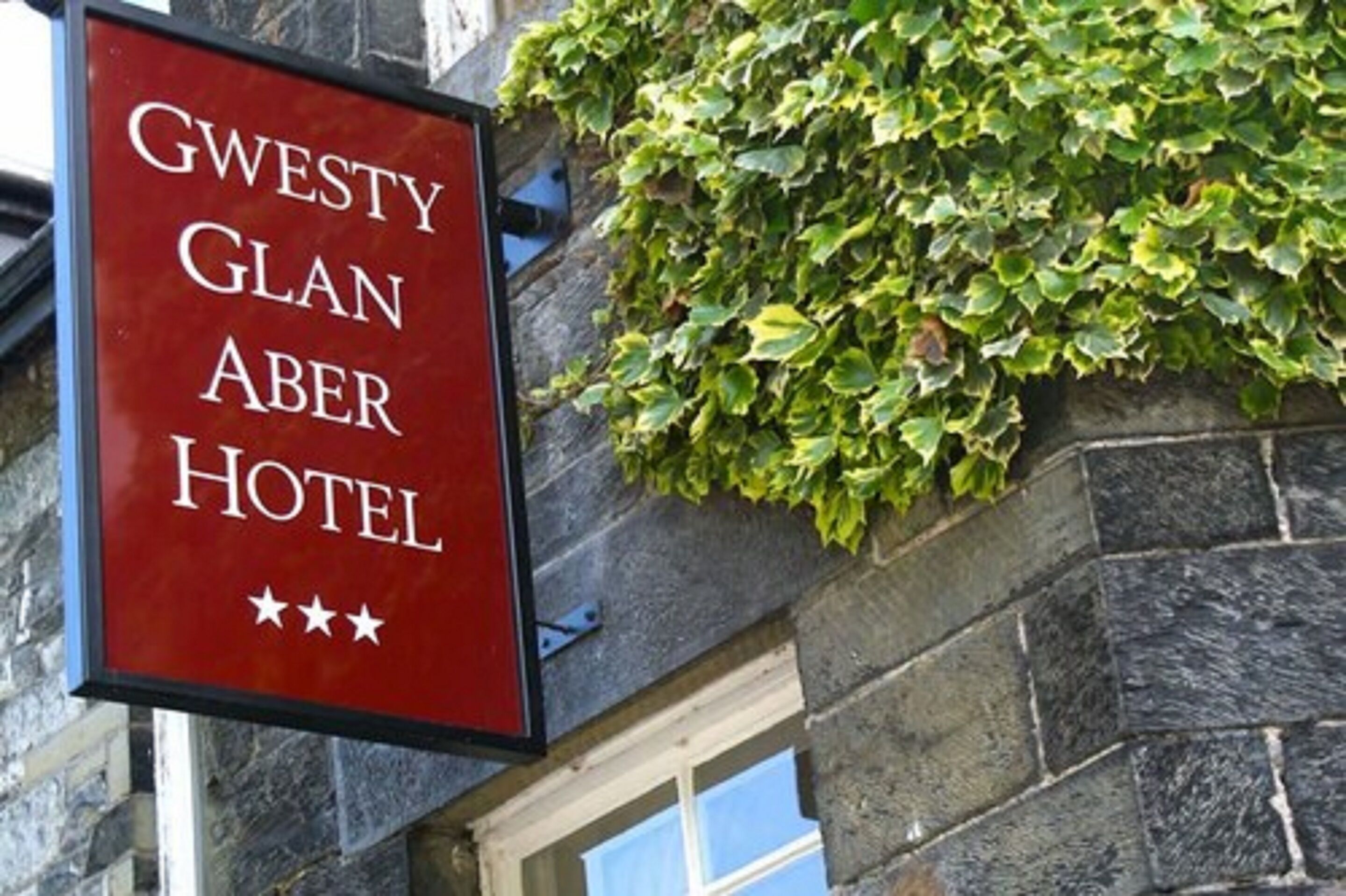 Placa para o Hotel Gwesty Glan Aber.