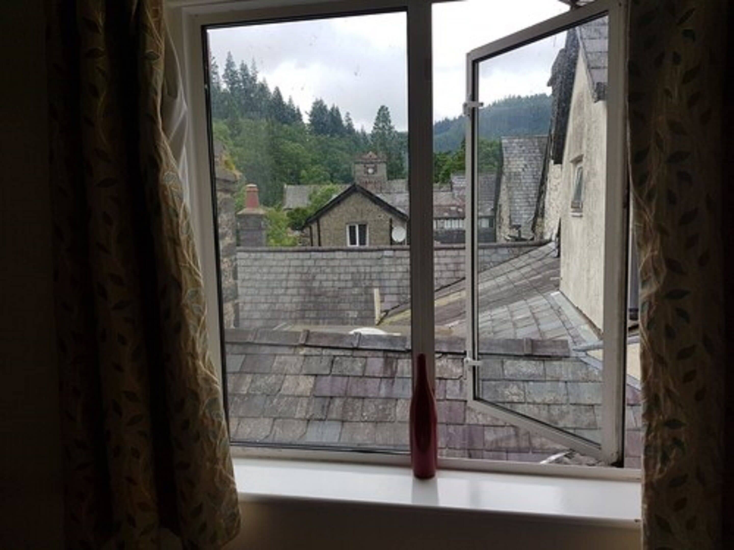 Family Room | Iron/ironing board, free WiFi, bed sheets