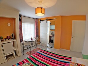 Double Room, Ensuite (Mexico room) - B&B Little Miss Sunshine (Zandvoort)