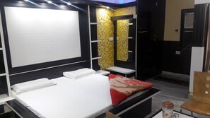 Exclusive Double Room, 1 Queen Bed, Accessible, Smoking | In-room safe, rollaway beds, free WiFi - Hotel Royal Palace (Ghaziabad)