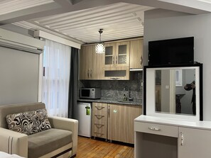 Standard Double or Twin Room, Balcony, City View | Private kitchen | Fridge, microwave