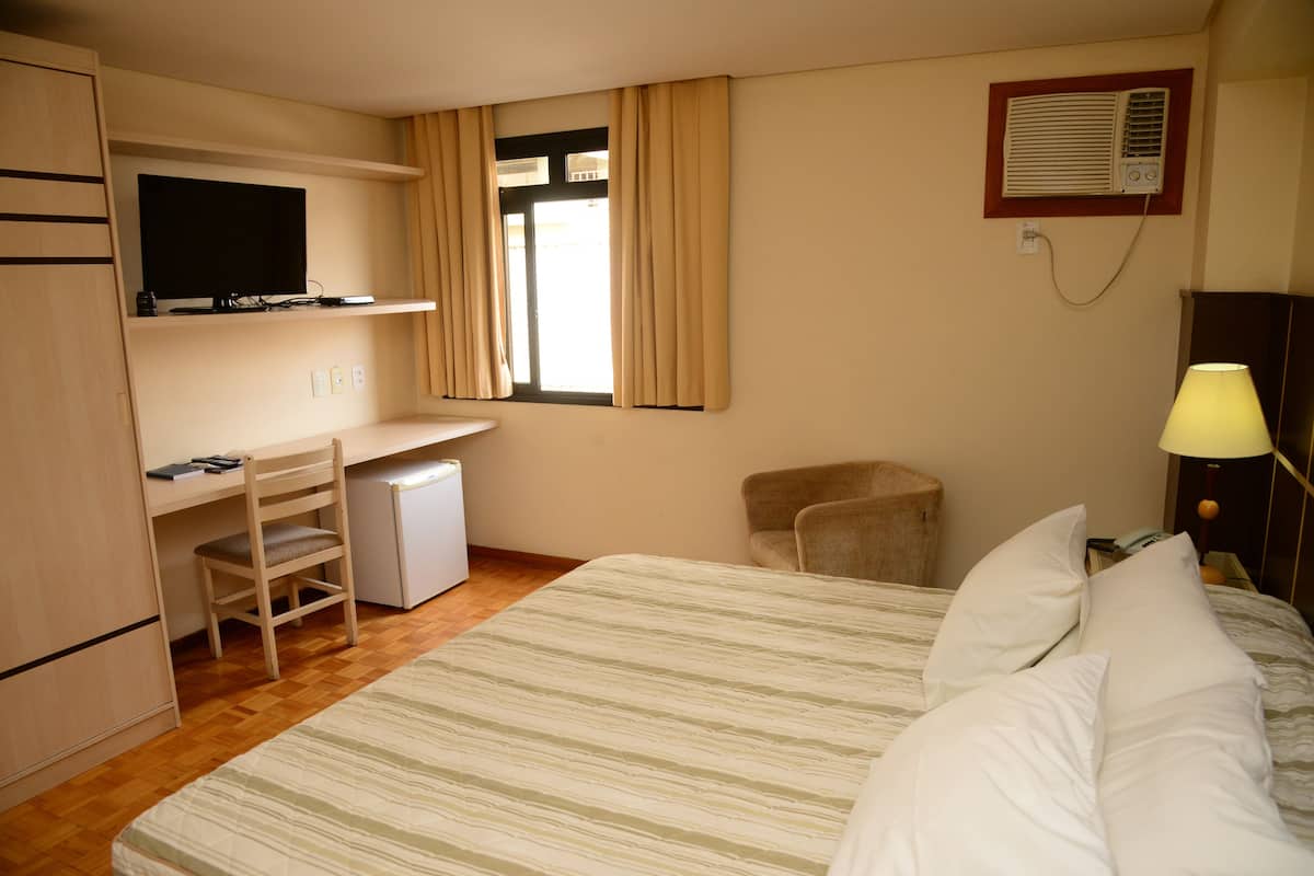Minibar, in-room safe, free WiFi, bed sheets