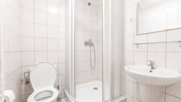 Comfort Apartment, 2 Bedrooms ( A5) | Bathroom | Free toiletries, hair dryer, towels