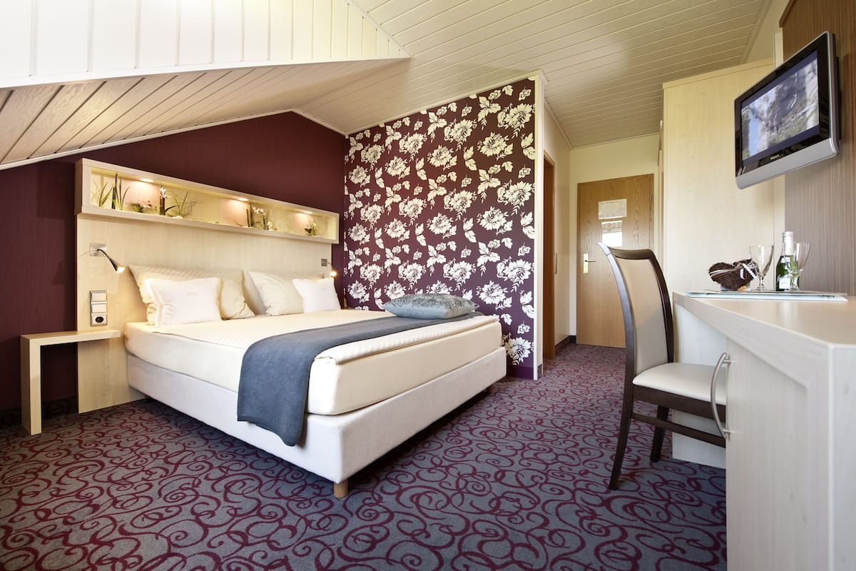 Premium bedding, down duvets, individually decorated, desk